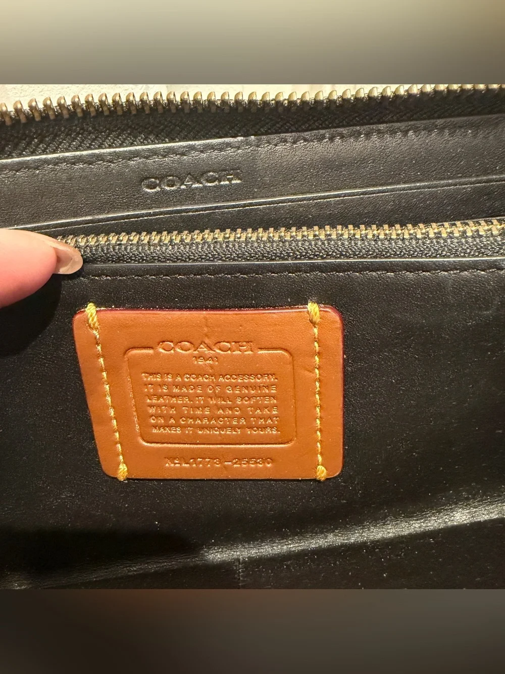 Rare Vintage EUC Coach Zip Long Wallet Quilted Colorblock & Rivets